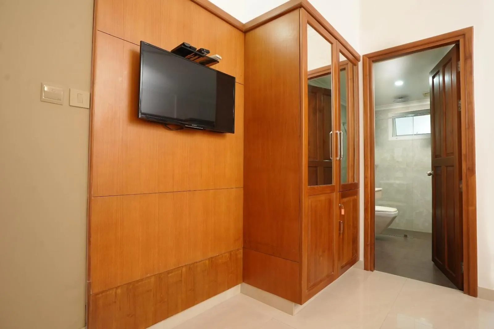 Tgr Suites Kochi 0*,