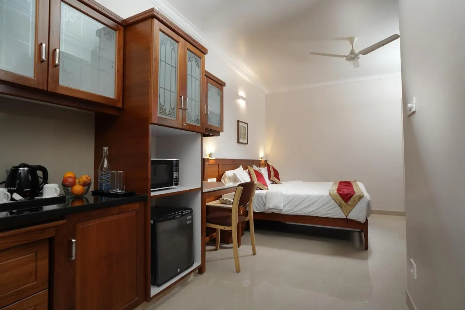 Tgr Suites Kochi Hotel